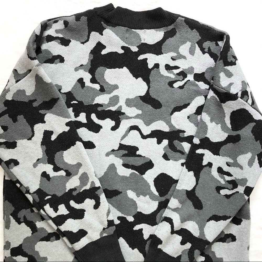 CARBON38 CAMO SWEATER Size Large Trendy Stylish Effortless Comfy Modern - Picture 5 of 11